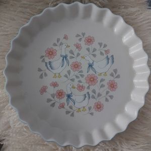 RARE Vintage 1980's Stoneware Pie Plate.  Goose Pattern DISCOUNTED SHIPPING